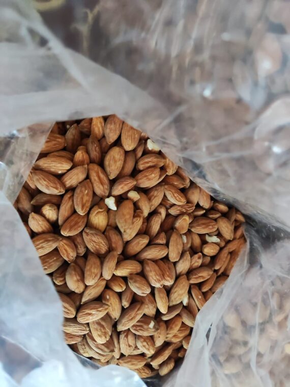 Premium Regular Kashmiri Mamra Almonds | A+ grade Badam Giri | Whole Natural Badam | High Protein & Vit E Content-1 Kg