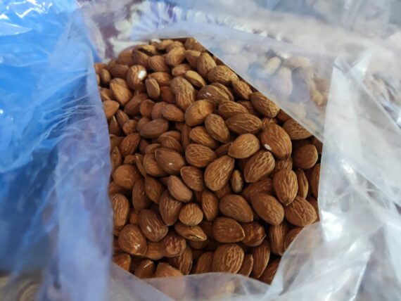 Premium Regular Kashmiri Mamra Almonds | A+ grade Badam Giri | Whole Natural Badam | High Protein & Vit E Content-1 Kg